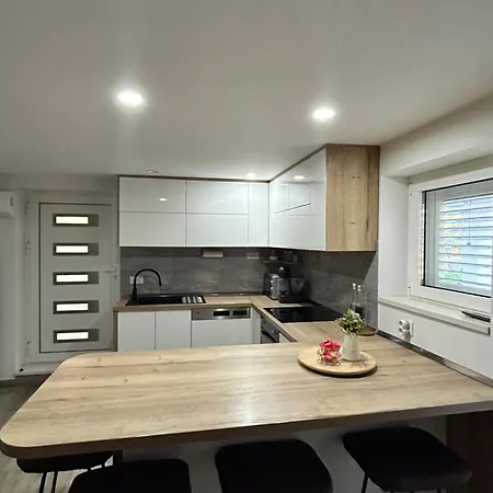 Mia Apartman *