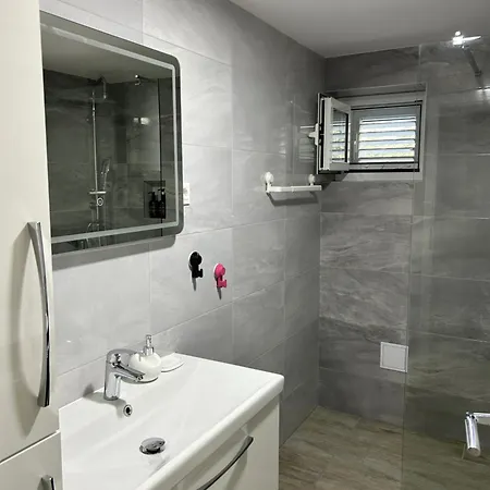 Mia Apartman *